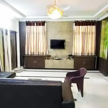 9 Bhk Entire Building In Kphb With Free Parking Apartment